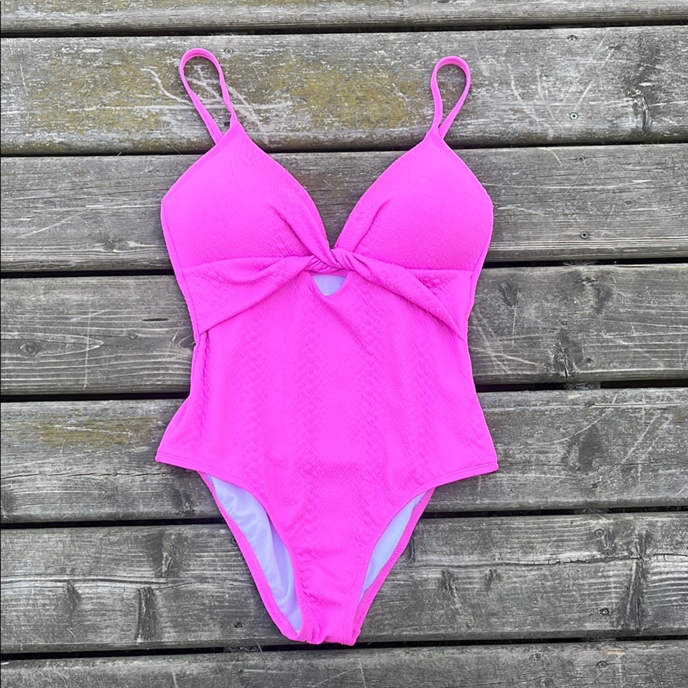 Freshwater Vibrant Pink Women's One-Piece Swimsuit Size Large